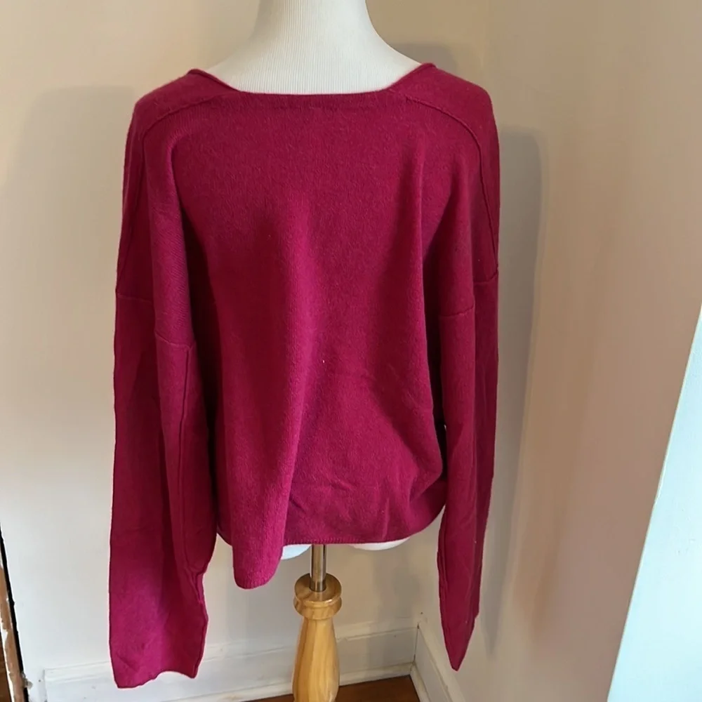 NWT Free People Solitaire Cashmere V Sweater in Magenta Pink size Large